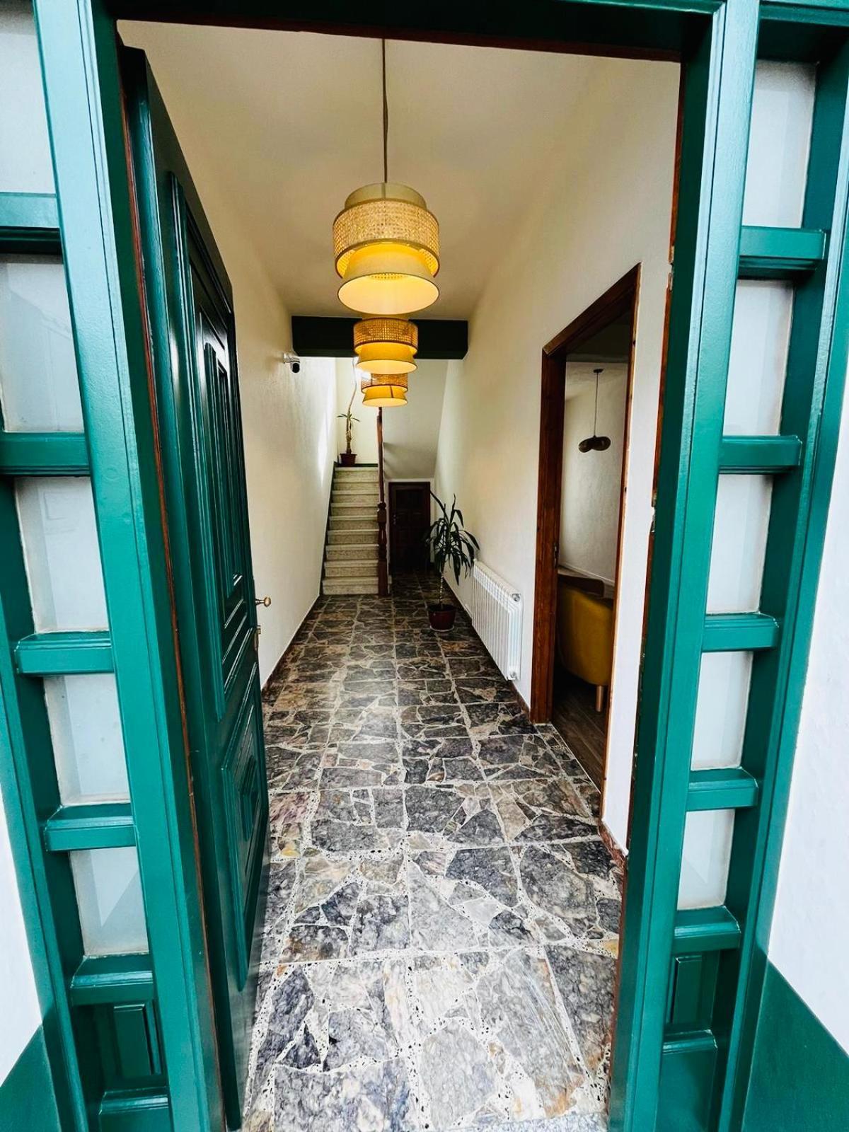 Casa Grande Do Costureiro-Para Grupos En Portomarin Con Terraza Y Vistas Bagian luar foto